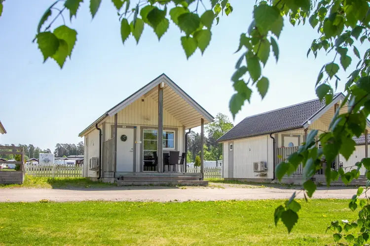 Stugor Standard plus 5 bädd: 2490kr/person